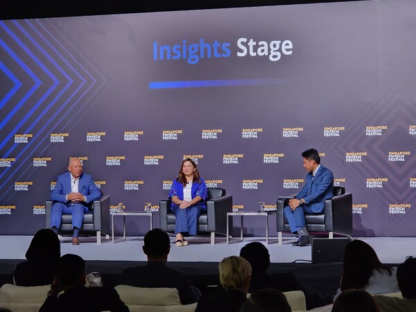 GCash CEO Martha Sazon featured at the Singapore Fintech Festival 2023 stage with Mynt Chairman Ernest Cu